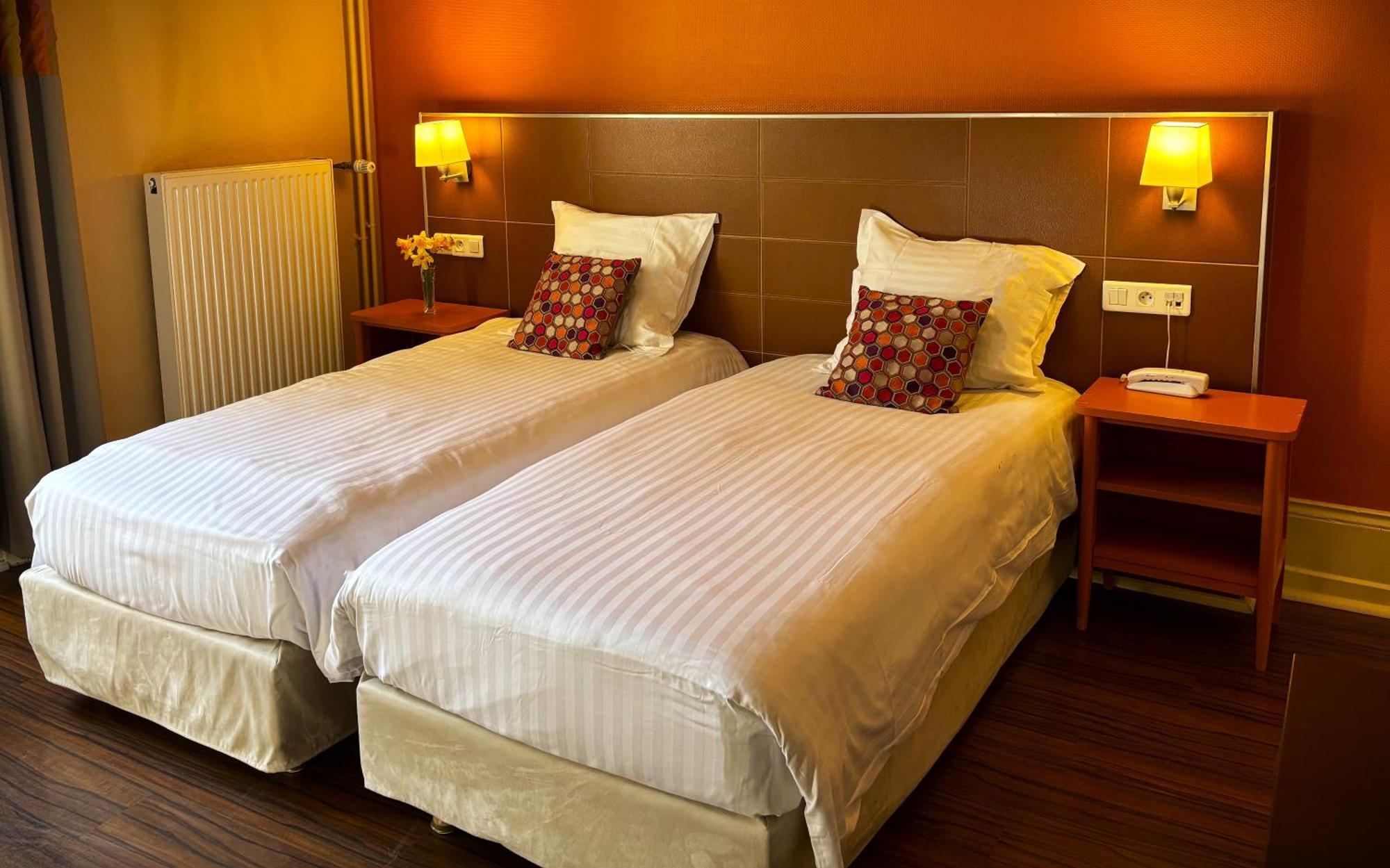 Garden & City Luxeuil Ex Le Metropole Et Les Thermes Εξωτερικό φωτογραφία