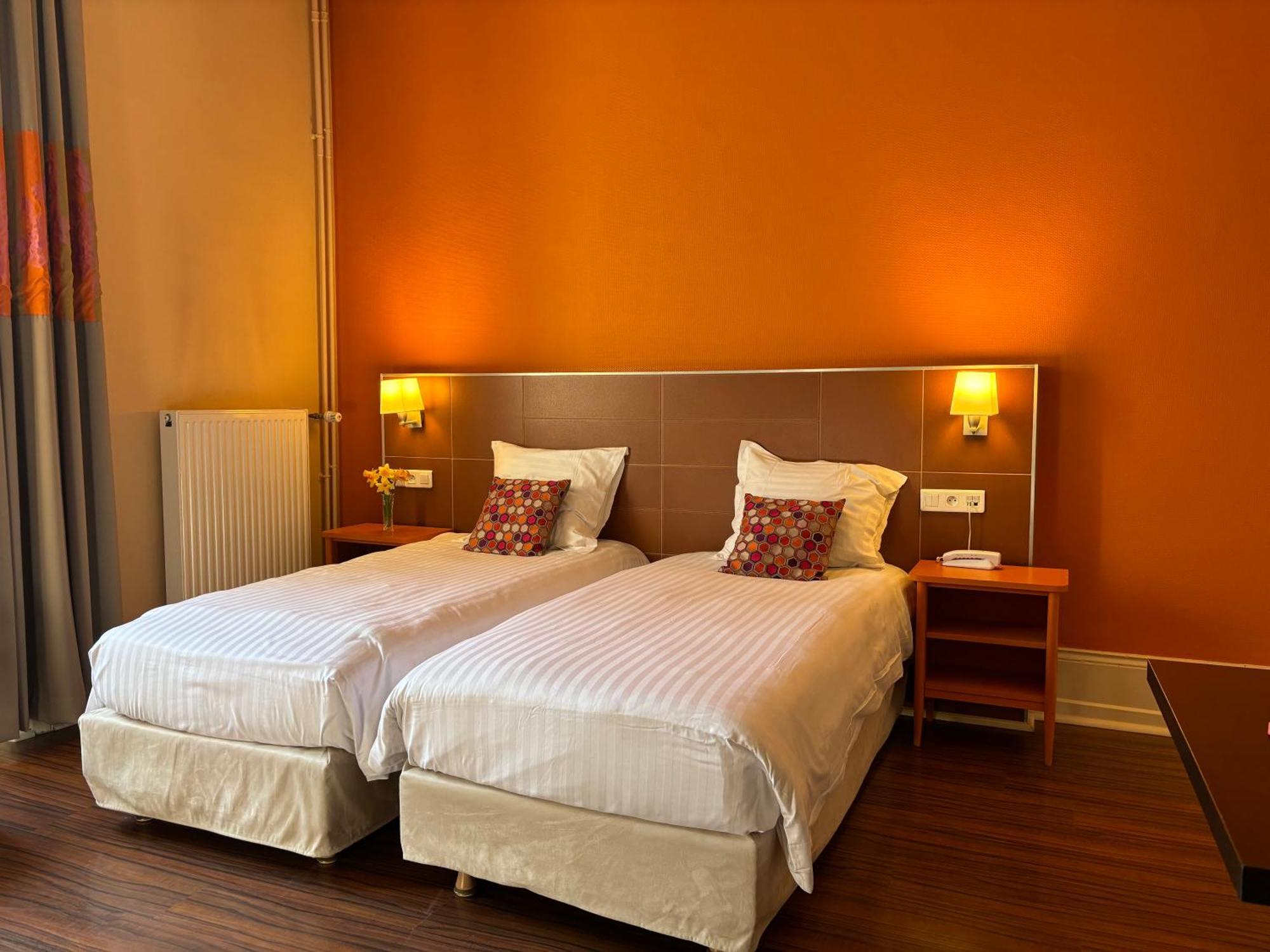 Garden & City Luxeuil Ex Le Metropole Et Les Thermes Εξωτερικό φωτογραφία