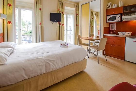 Garden & City Luxeuil Ex Le Metropole Et Les Thermes Δωμάτιο φωτογραφία