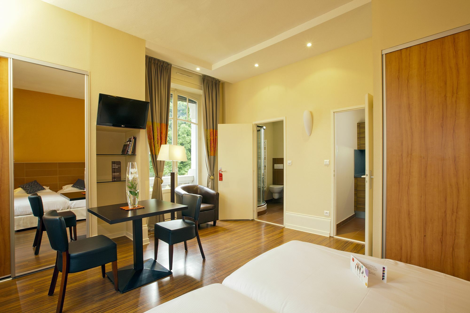 Garden & City Luxeuil Ex Le Metropole Et Les Thermes Εξωτερικό φωτογραφία